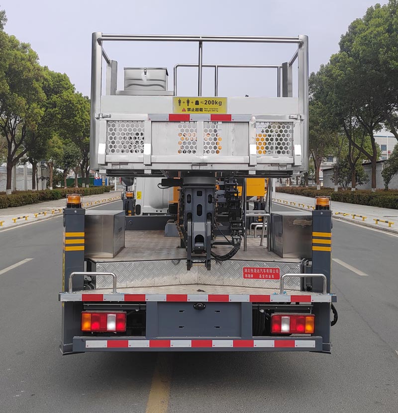 布隆牌LLL5048JGKZ6高空作業(yè)車(chē)公告圖片