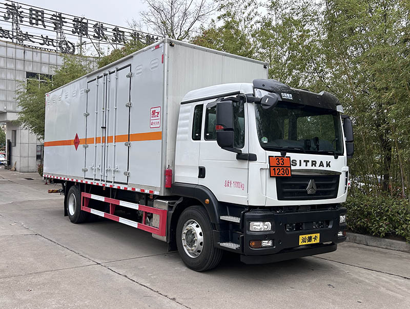 楚飛牌CLQ5180XRY6ZZ易燃液體廂式運(yùn)輸車公告圖片