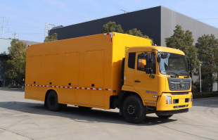 大流量排水抢险车