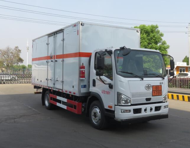 特運(yùn)牌DTA5120XFWCA6腐蝕性物品廂式運(yùn)輸車(chē)公告圖片