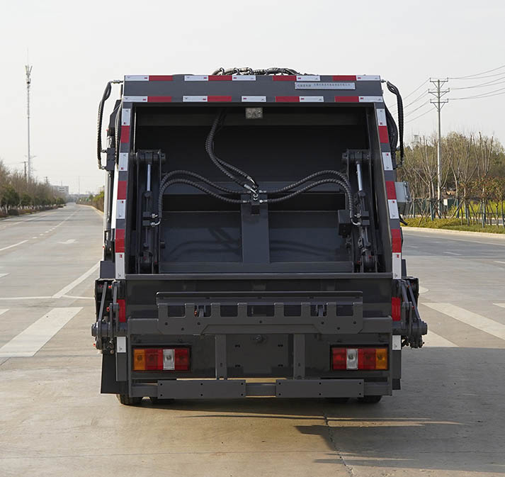 傳旗重科牌CQH5040ZYS6JX壓縮式垃圾車公告圖片