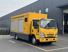 大流量排水抢险车