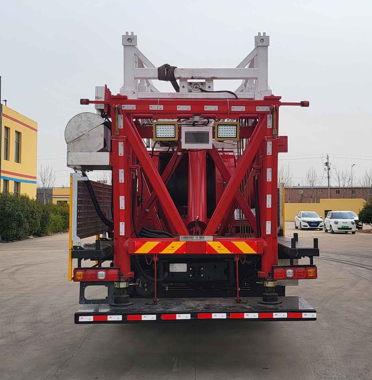 隨特牌ZZX5370TXJSX6修井機(jī)公告圖片