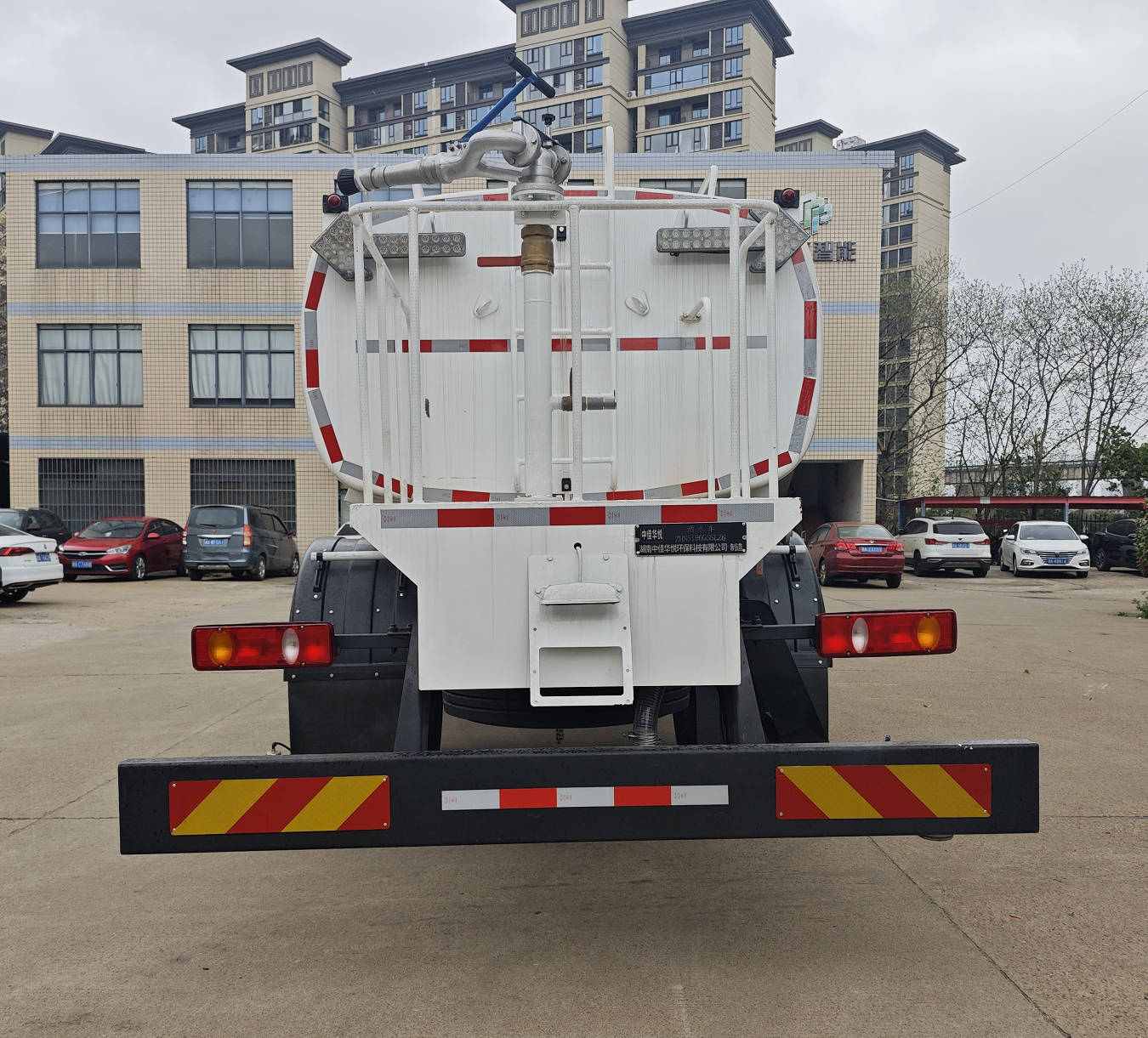 中佳華悅牌ZHN5186GSSLZ6灑水車公告圖片