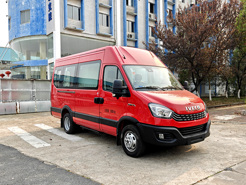 星通牌XTP5046XZBNJ6裝備車