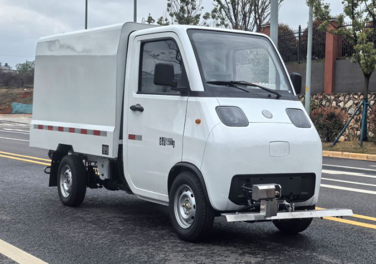 福田牌BJ5020TYHEV-H1純電動路面養(yǎng)護車