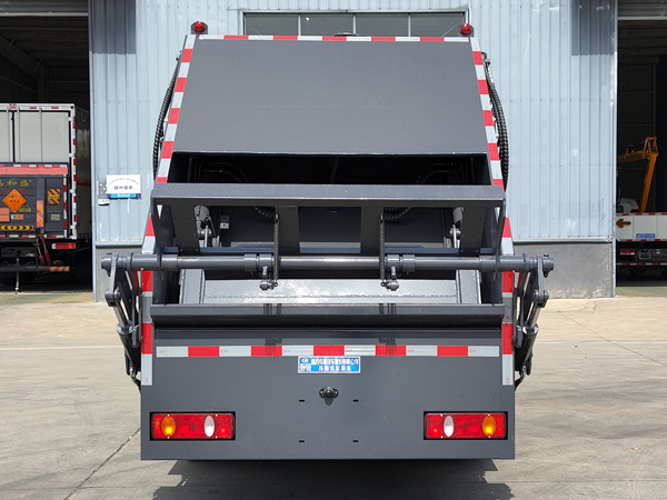 程力威牌CLW5080ZYSCDP壓縮式垃圾車公告圖片