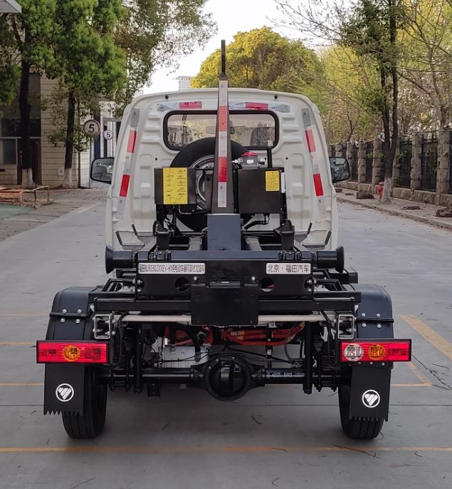 福田牌BJ5030ZXXEV-H1純電動(dòng)車廂可卸式垃圾車公告圖片