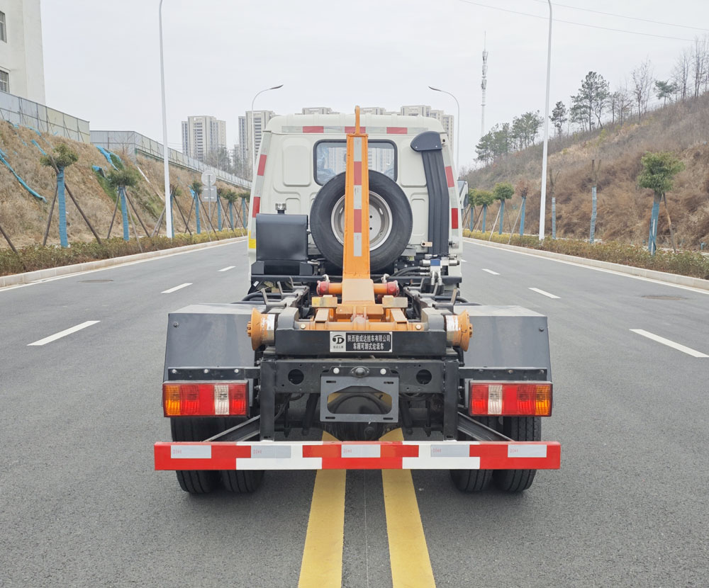 駿成達(dá)牌YNN5040ZXX車廂可卸式垃圾車公告圖片