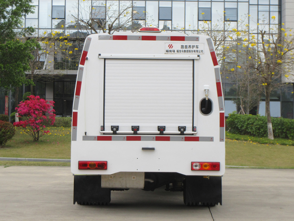 福龍馬牌FLM5030TYHFS6路面養(yǎng)護(hù)車公告圖片