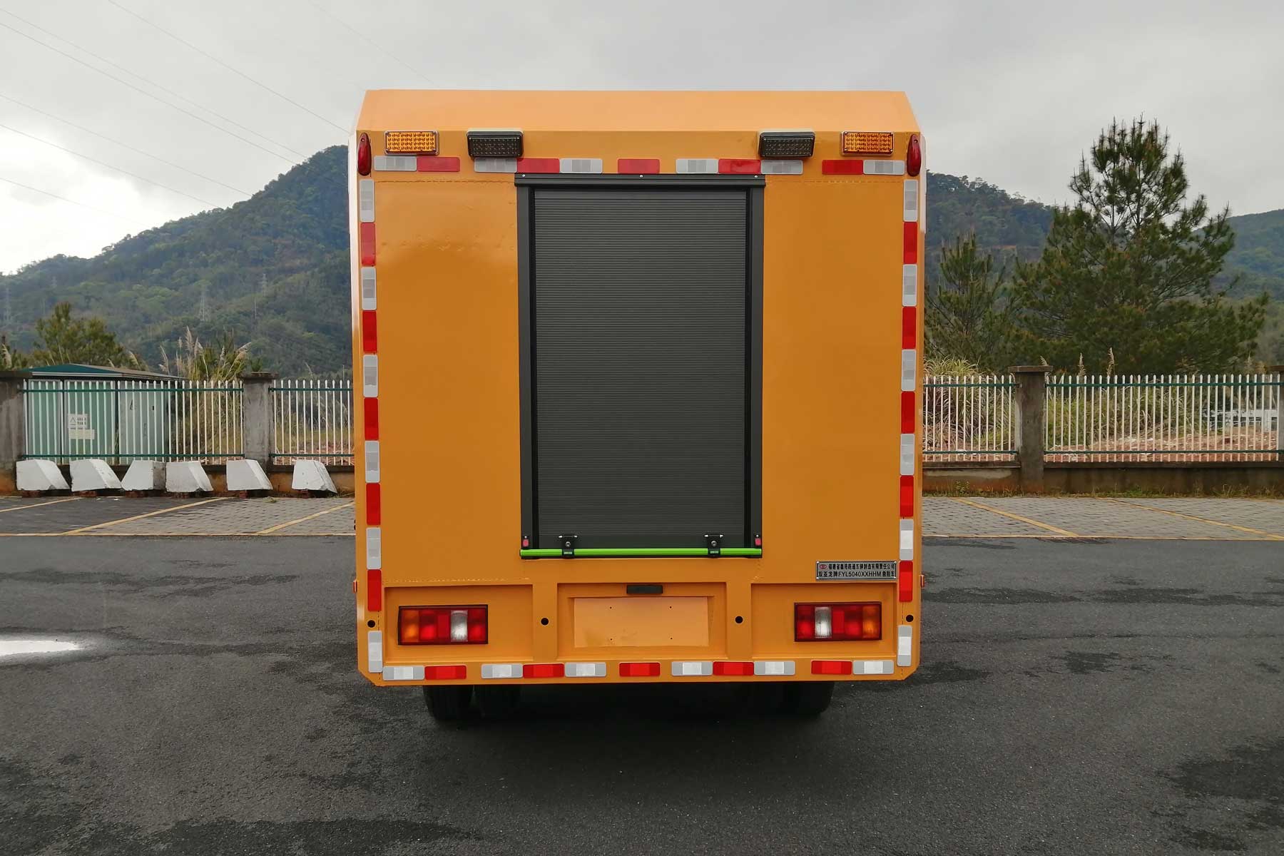 雙亞龍牌FYL5040XXHHM救險(xiǎn)車公告圖片