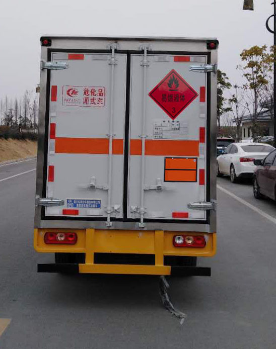 程力威牌CLW5030XRYSH6易燃液體廂式運輸車公告圖片