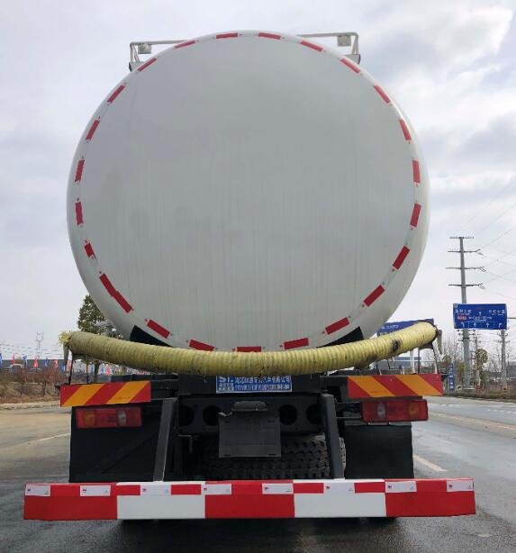 東風(fēng)專(zhuān)底-D3 STD5180GFLDFV6低密度粉粒物料運(yùn)輸車(chē)公告圖片