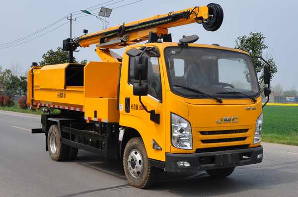 路鑫牌NJJ5081TWG6挖掏式管道疏通車