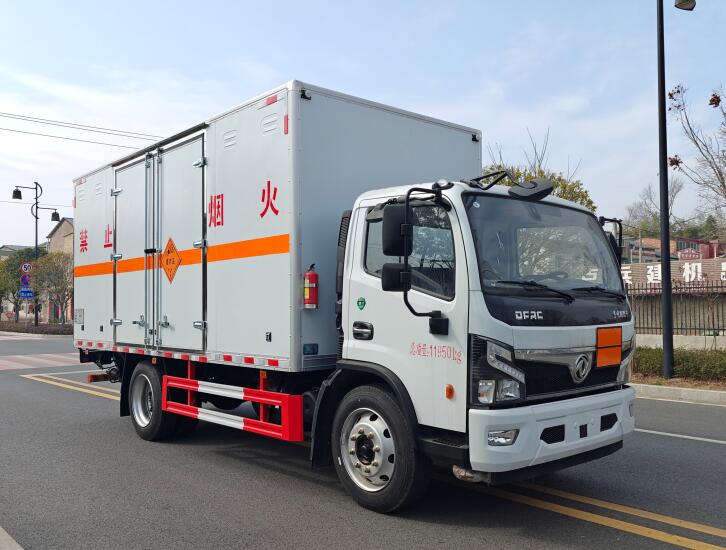 程力威牌CLW5120XQYE6爆破器材運輸車公告圖片