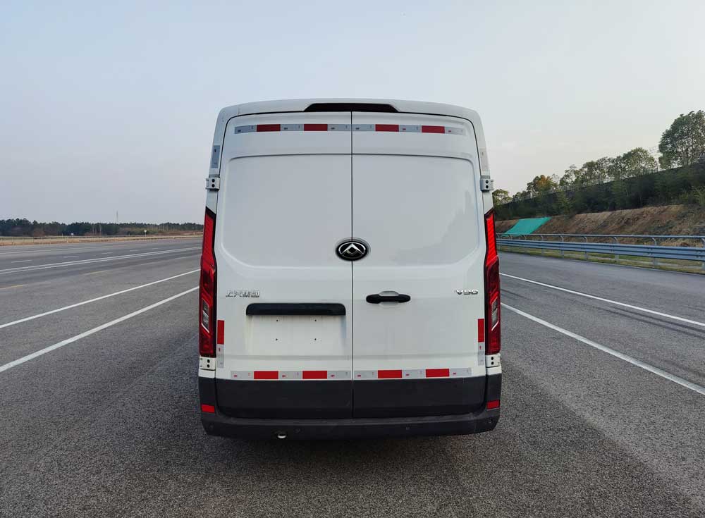 大通牌SH5042XXYJ7DB廂式運(yùn)輸車公告圖片