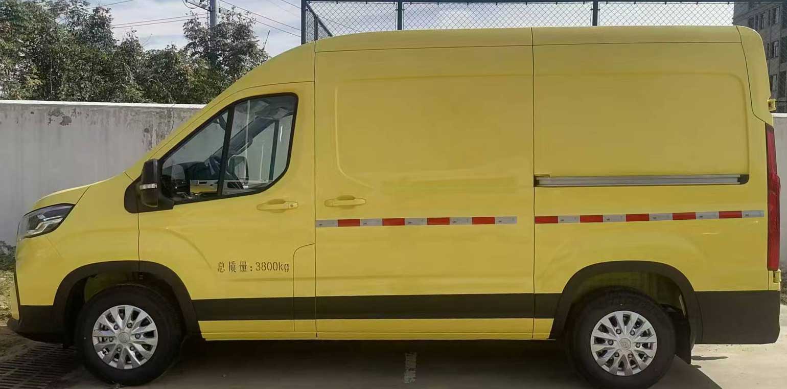 大通牌SH5042XXYJ7DB廂式運(yùn)輸車公告圖片