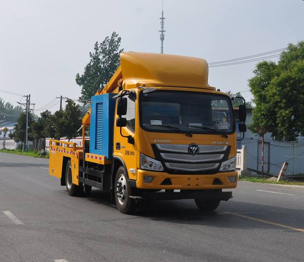 路鑫牌NJJ5121TQX6護(hù)欄搶修車