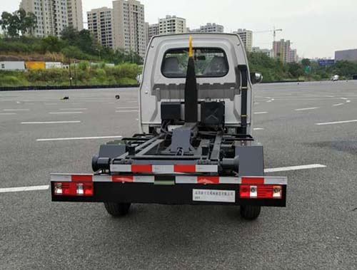 鑫馳牌XQY5031ZXXG6車廂可卸式垃圾車公告圖片