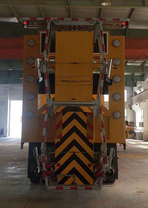 路鑫牌NJJ5180TFZ6防撞緩沖車公告圖片