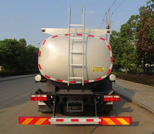 中汽力威牌HLW5180TGY6EQ供液車公告圖片