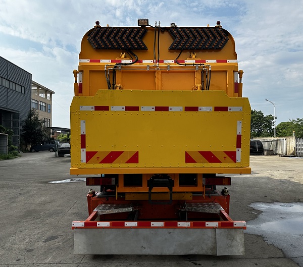 筑馬牌ZZM5180TSL掃路車公告圖片