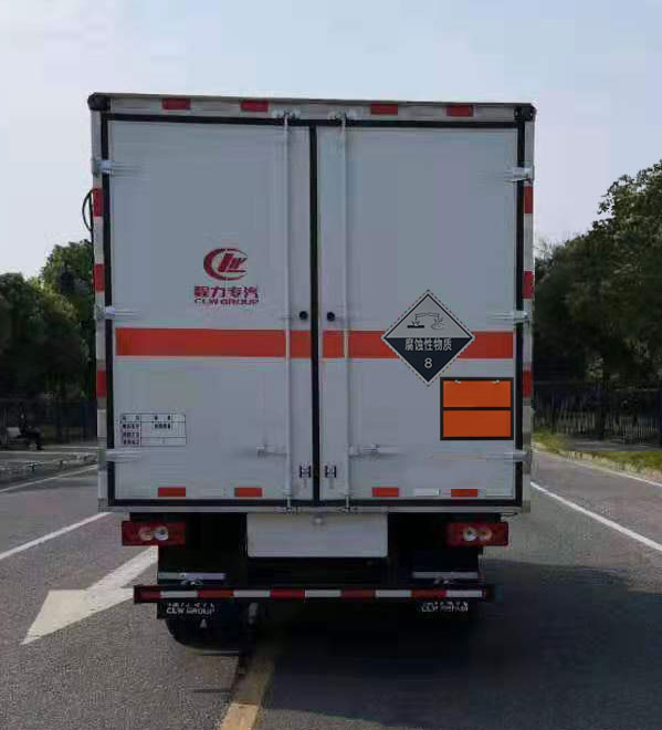 程力威牌CLW5081XFWB6腐蝕性物品廂式運輸車公告圖片