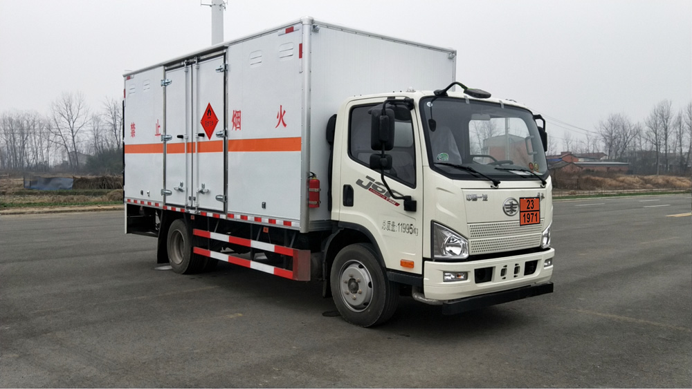 大力牌DLQ5120XRQCA6易燃?xì)怏w廂式運(yùn)輸車公告圖片