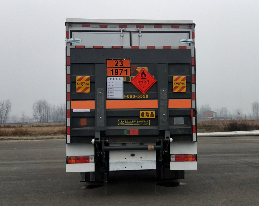 大力牌DLQ5120XRQCA6易燃?xì)怏w廂式運(yùn)輸車公告圖片