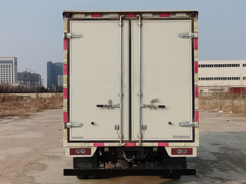 福田牌BJ5046XXY8ADA-51廂式運(yùn)輸車公告圖片