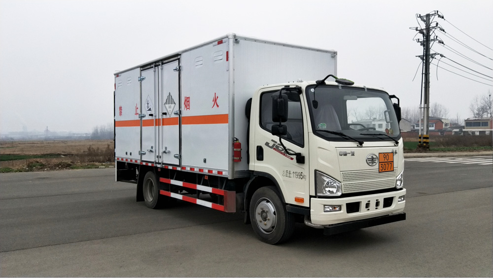 大力牌DLQ5120XZWCA6雜項危險物品廂式運輸車公告圖片