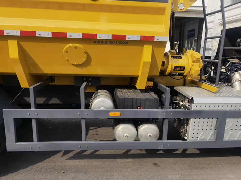 徐工牌XZJ5255TFS粉料撒布車公告圖片