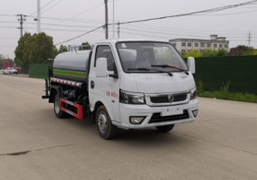 绿化喷洒车