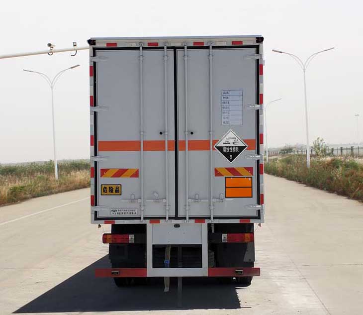 華通牌HCQ5327XFWLZ6腐蝕性物品廂式運(yùn)輸車公告圖片