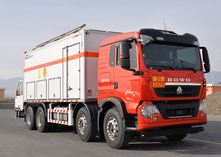 HTR5321THRS型現(xiàn)場混裝乳化炸藥車圖片