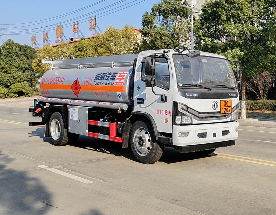 專威牌HTW5125GYYEC6運油車公告圖片