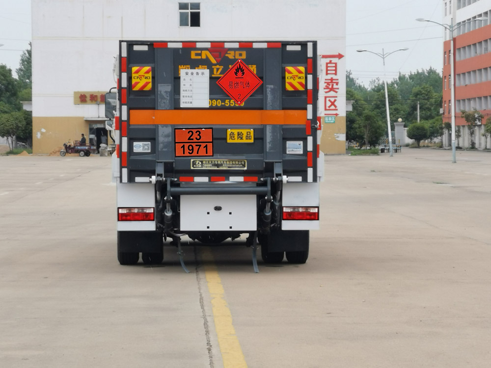 大力牌DLQ5120TQPCA6氣瓶運(yùn)輸車公告圖片