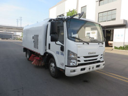扫路车