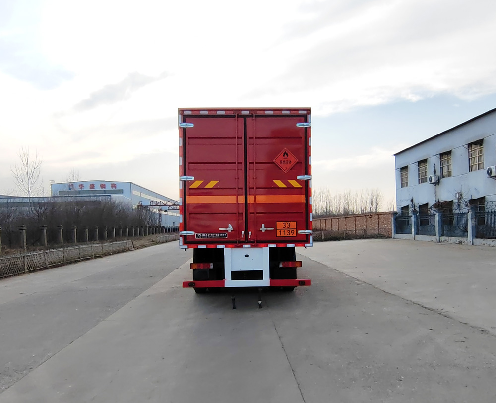 大力牌DLQ5320XRYDFH6易燃液體廂式運(yùn)輸車(chē)公告圖片