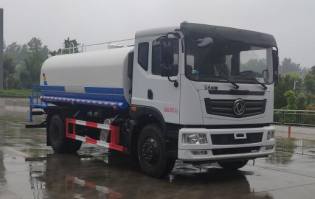 洒水车