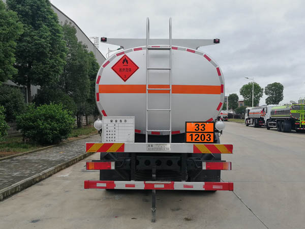 楚勝牌CSC5320GYYD6運油車公告圖片