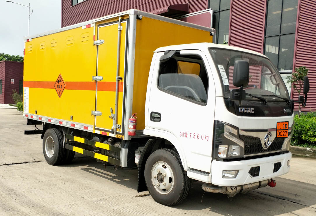 神路牌ESL5070XQY6EQ爆破器材運(yùn)輸車