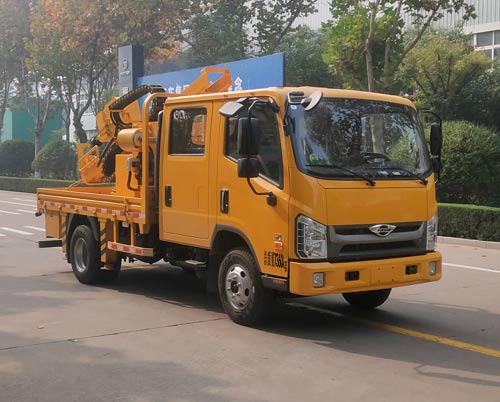 福田牌BJ5076TQXEADA-51護(hù)欄搶修車