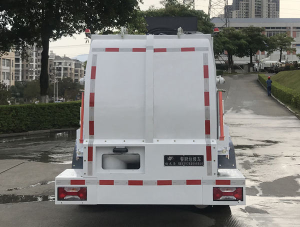 福龍馬牌FLM5080TCANJ6餐廚垃圾車公告圖片