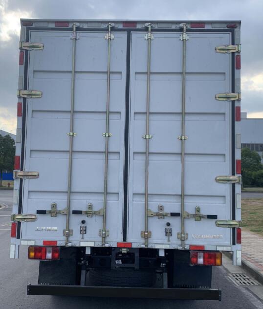 躍進(jìn)牌SH5043XXYZFDCWZ4廂式運(yùn)輸車公告圖片