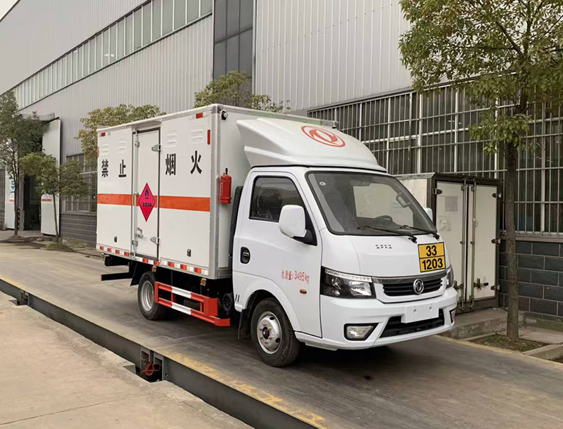 楚飛牌CLQ5030XRY6E易燃液體廂式運輸車公告圖片