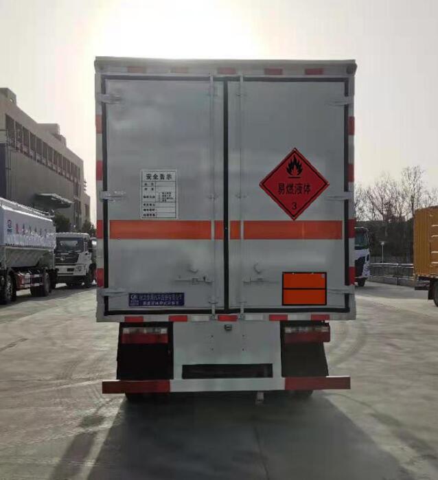 程力威牌CLW5041XRYC6易燃液體廂式運輸車公告圖片