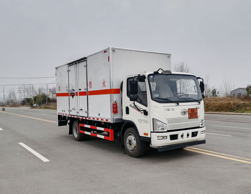 大力牌DLQ5120XFWCA6腐蝕性物品廂式運(yùn)輸車公告圖片