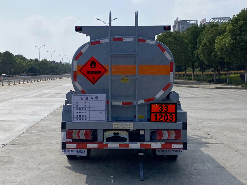 楚勝牌CSC5071GJYJH6A加油車公告圖片