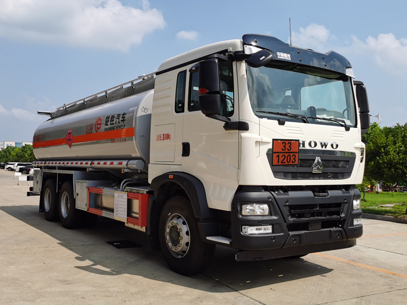 楚勝牌CSC5267GYYZ6A運油車公告圖片